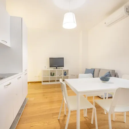 Bilocale Corso Italia 697 2° Piano Con Balcone * Gallipoli